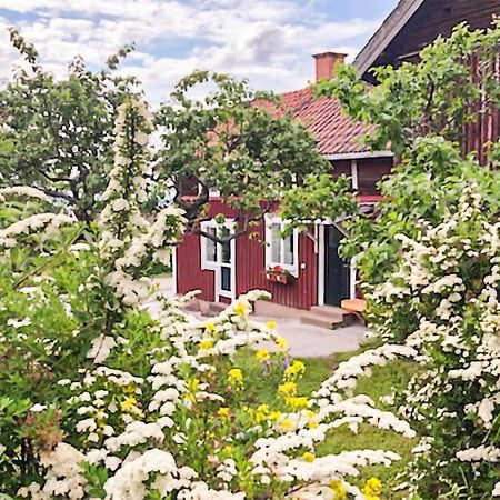 Cozy Home In Raettvik With Kitchen Exterior photo